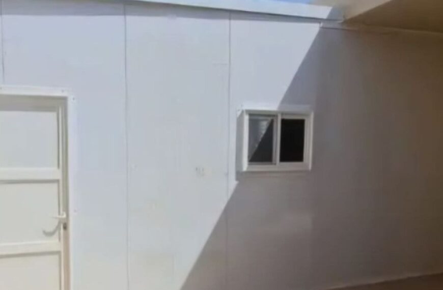 بناء غرف ومستودعات ساندوتش بنل في جدة